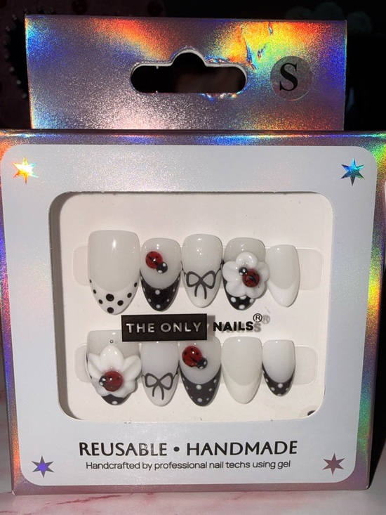 The only nails Other - The Only Nails French Tip Press-On Nails with Ladybug and Flower Accents